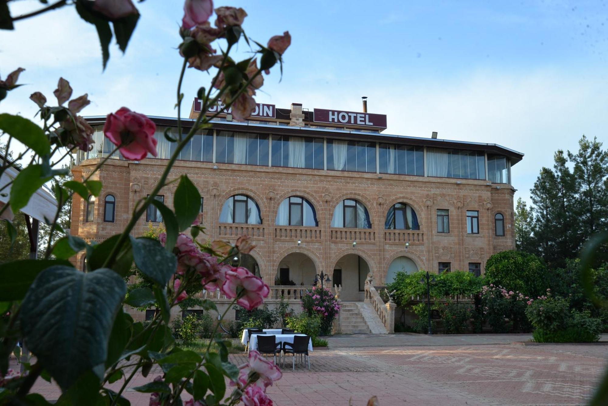 Turabdin Hotel Midyat ภายนอก รูปภาพ