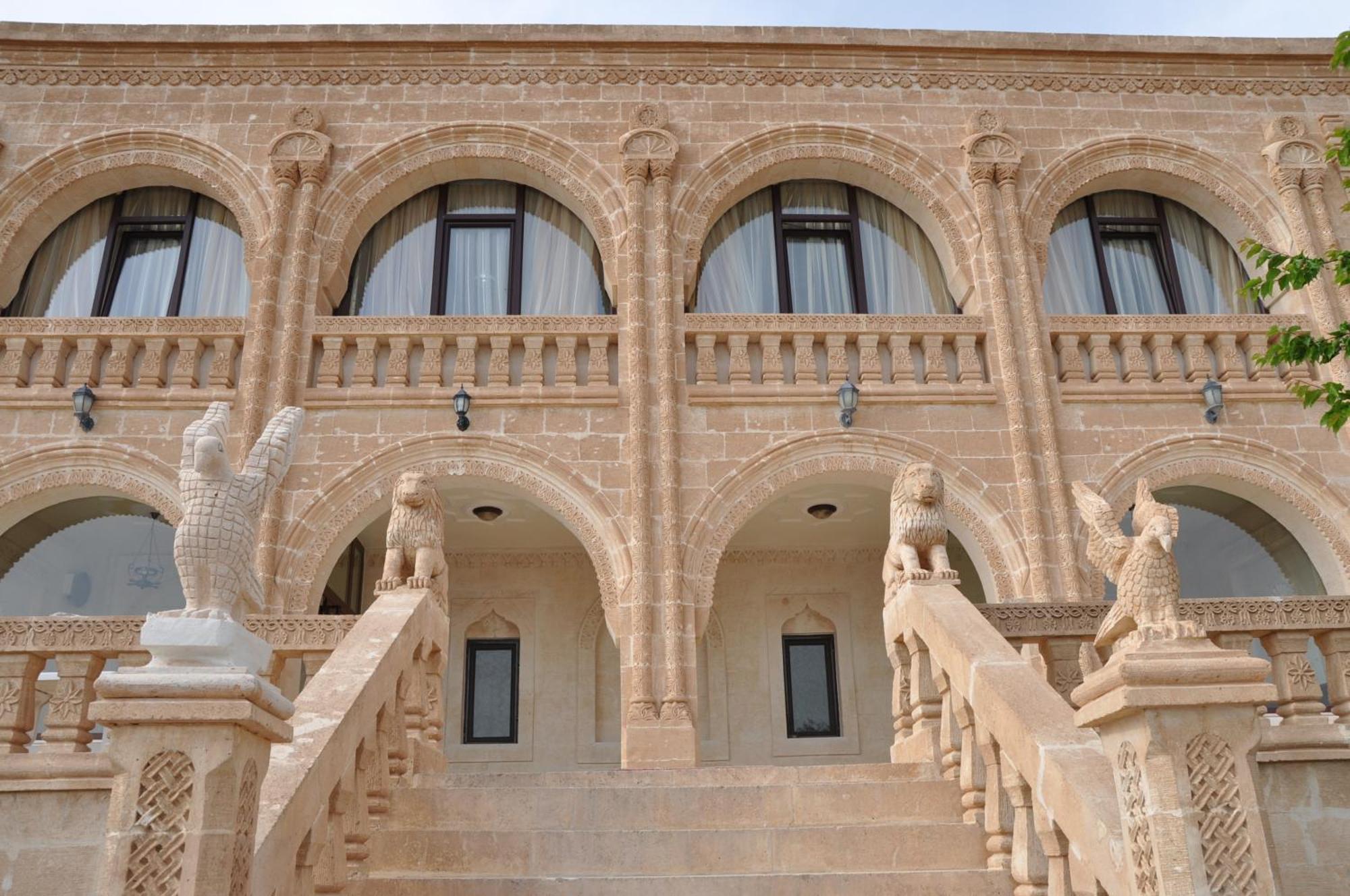 Turabdin Hotel Midyat ภายนอก รูปภาพ
