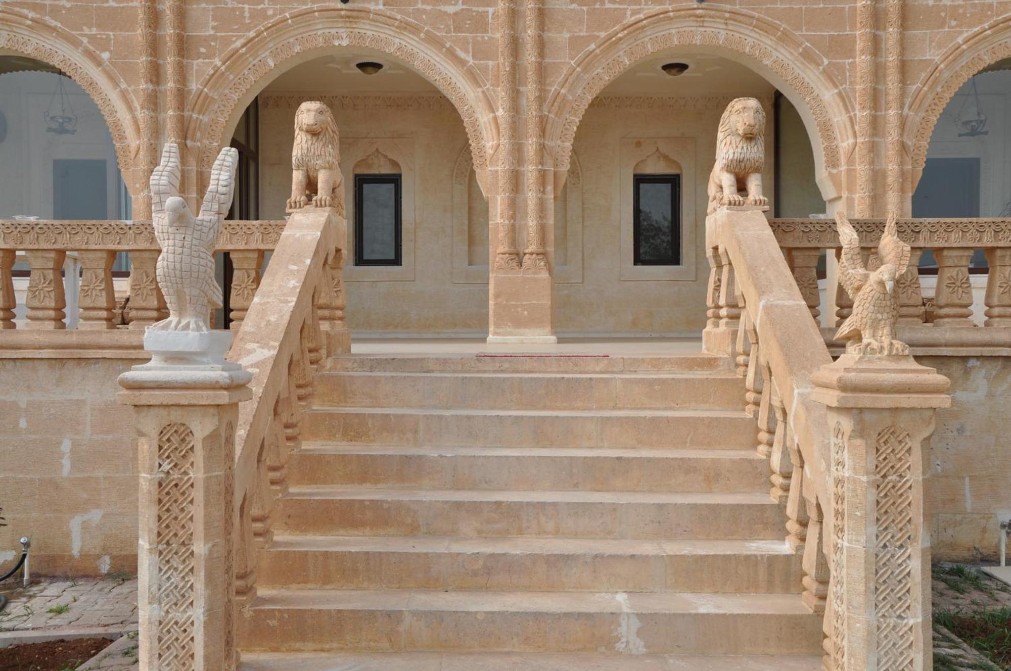 Turabdin Hotel Midyat ภายนอก รูปภาพ